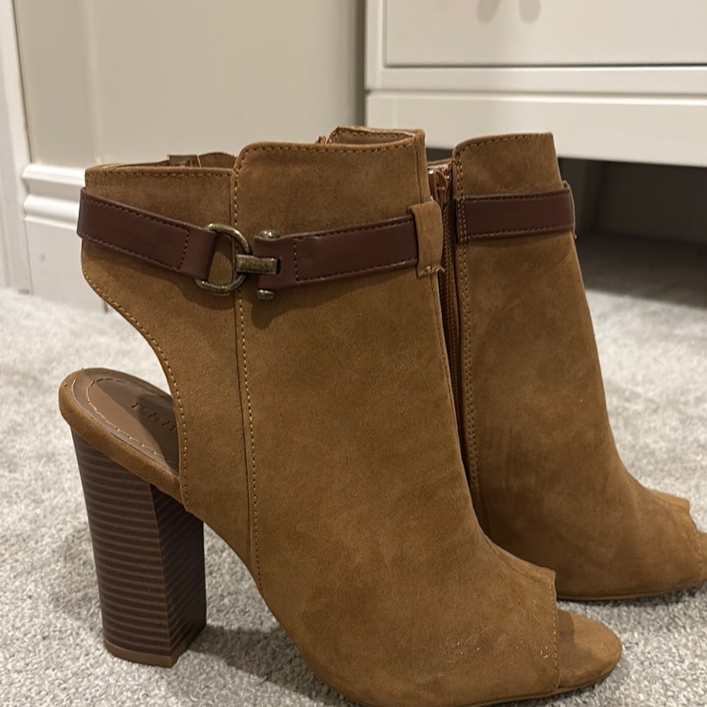 BAMBOO Brown Ankle Booties with Chunky Heel - Picture 2 of 3